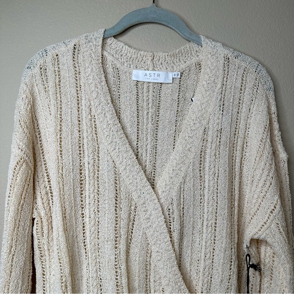 ASTR the Label Sweater Women’s Pointelle Mock Wrap Ribbed Hem Knit Cream Size XL - Picture 2 of 14
